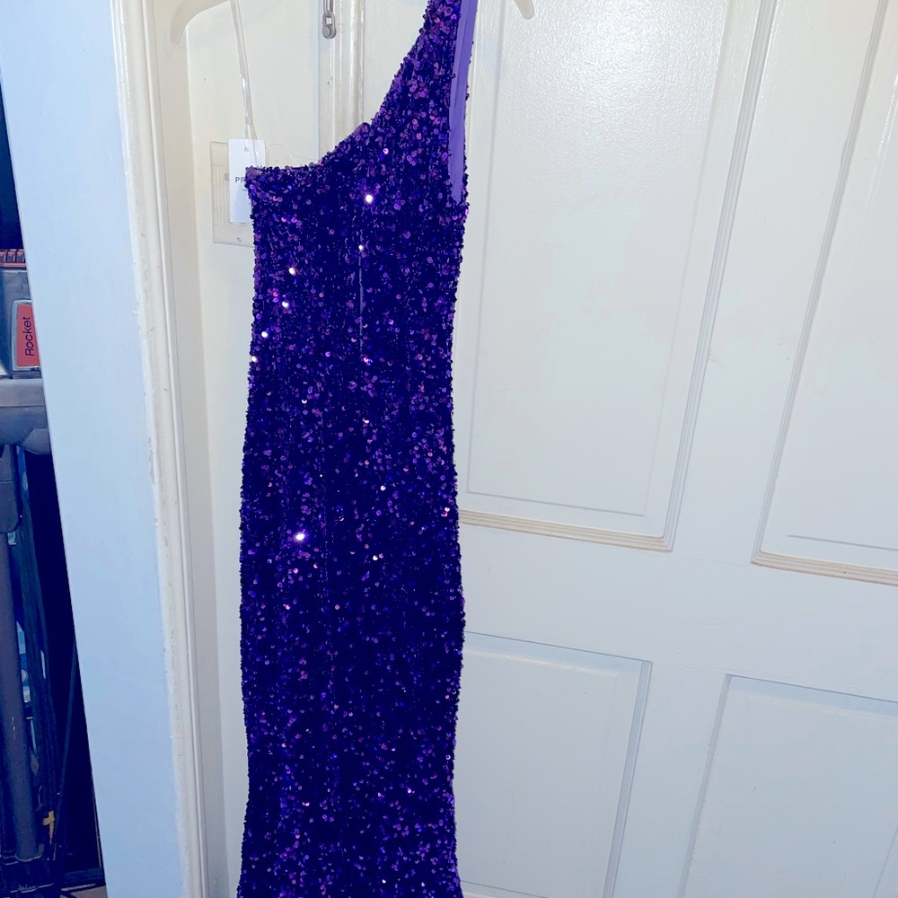 Beautiful Prom/Pageant Purple Dress